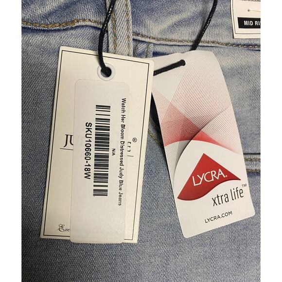 Judy Blue Watch Her Bloom Distressed Mid Rise Skinny Jean 18W NWT - Picture 7 of 12